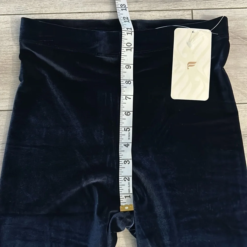 Fabletics high waisted velour bike shorts size medium navy